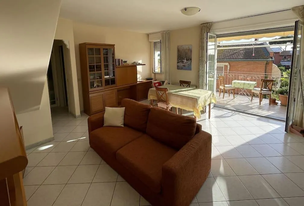 Sunset Apartment Torre del Lago Puccini Italy